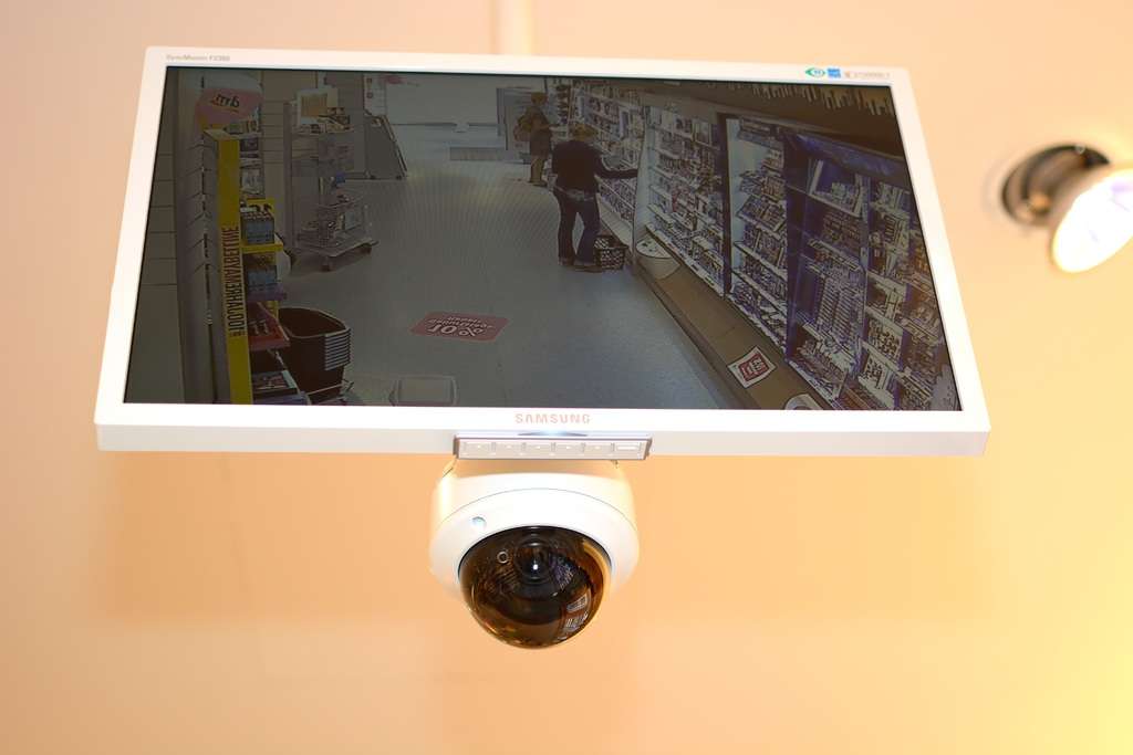 watch-camera-security-product-electronics-design-716368-pxhere.com