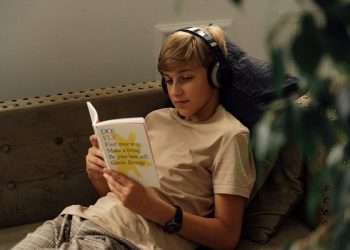 5 Must-Read Books for Teenage Students2