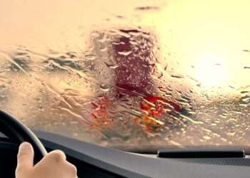 How to drive safely in summer rain