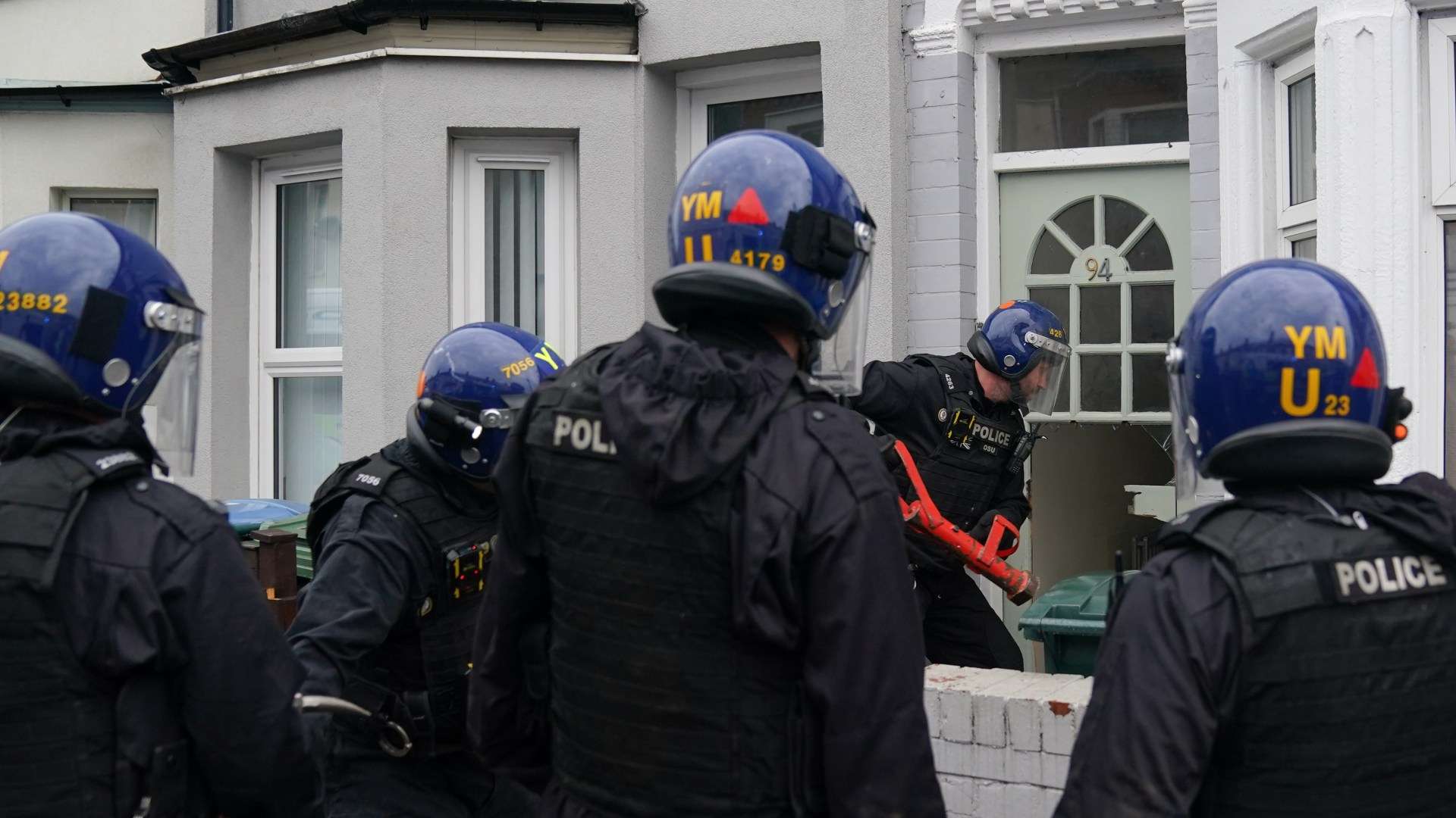 Cops to be handed powers to bust into phone thieves’ homes without a search warrant