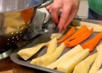 I’ve cooked most of my Christmas dinner – trolls say it’ll taste ‘weird & slushy’ but I’ll have more time for Champagne