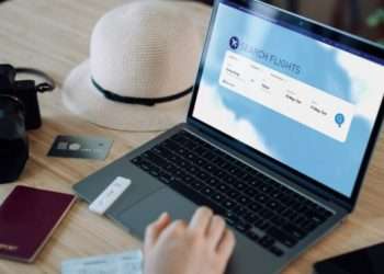 Travel expert shares how to still save money if you’re booking a last-minute trip