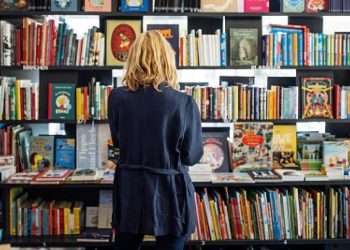 Canadian thinks she’s found a hidden gem bookshop in London and locals are howling