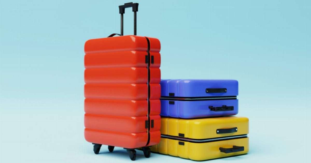 Expert warns why you should never travel with a colourful suitcase