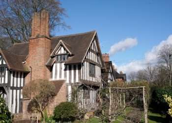 ‘It’s a time warp,’ say locals in village where alcohol is banned for strange reason & anyone caught has drinks poured