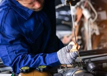 Women drivers face 5% 'price discrimination' from garages