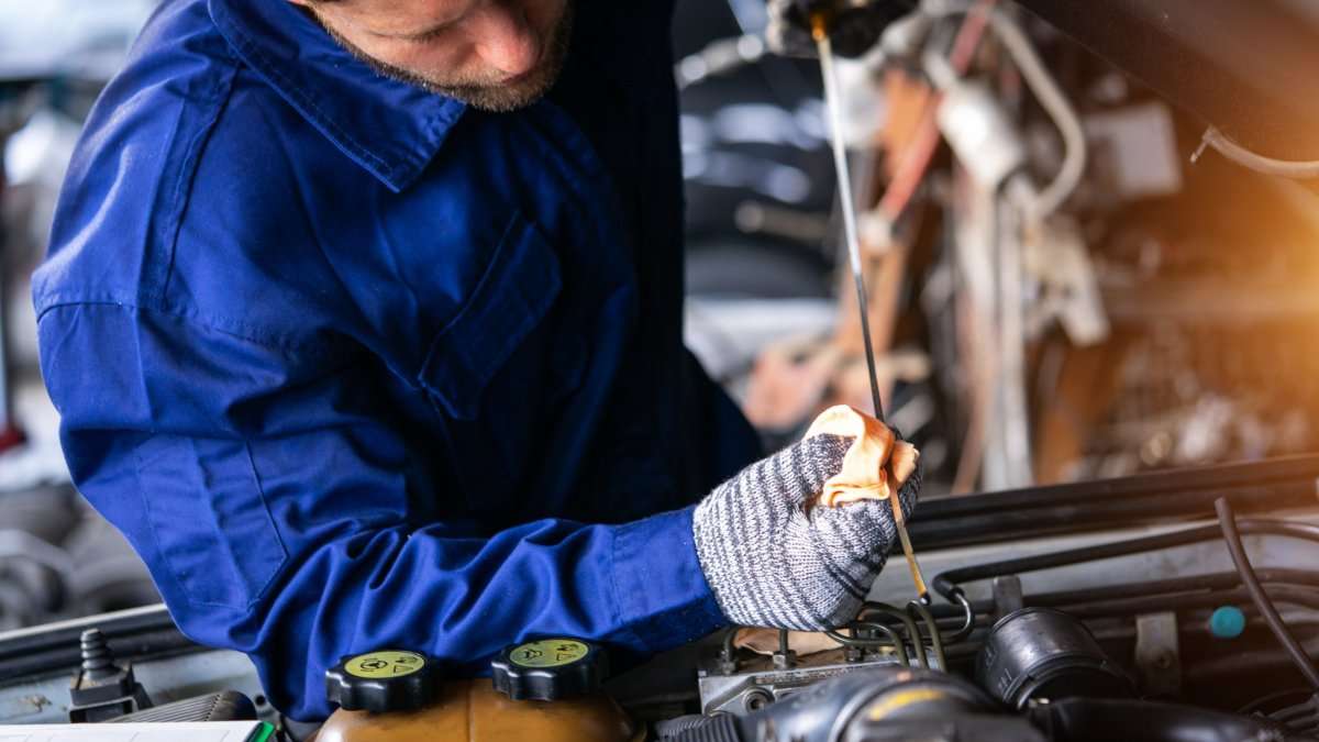 Women drivers face 5% 'price discrimination' from garages