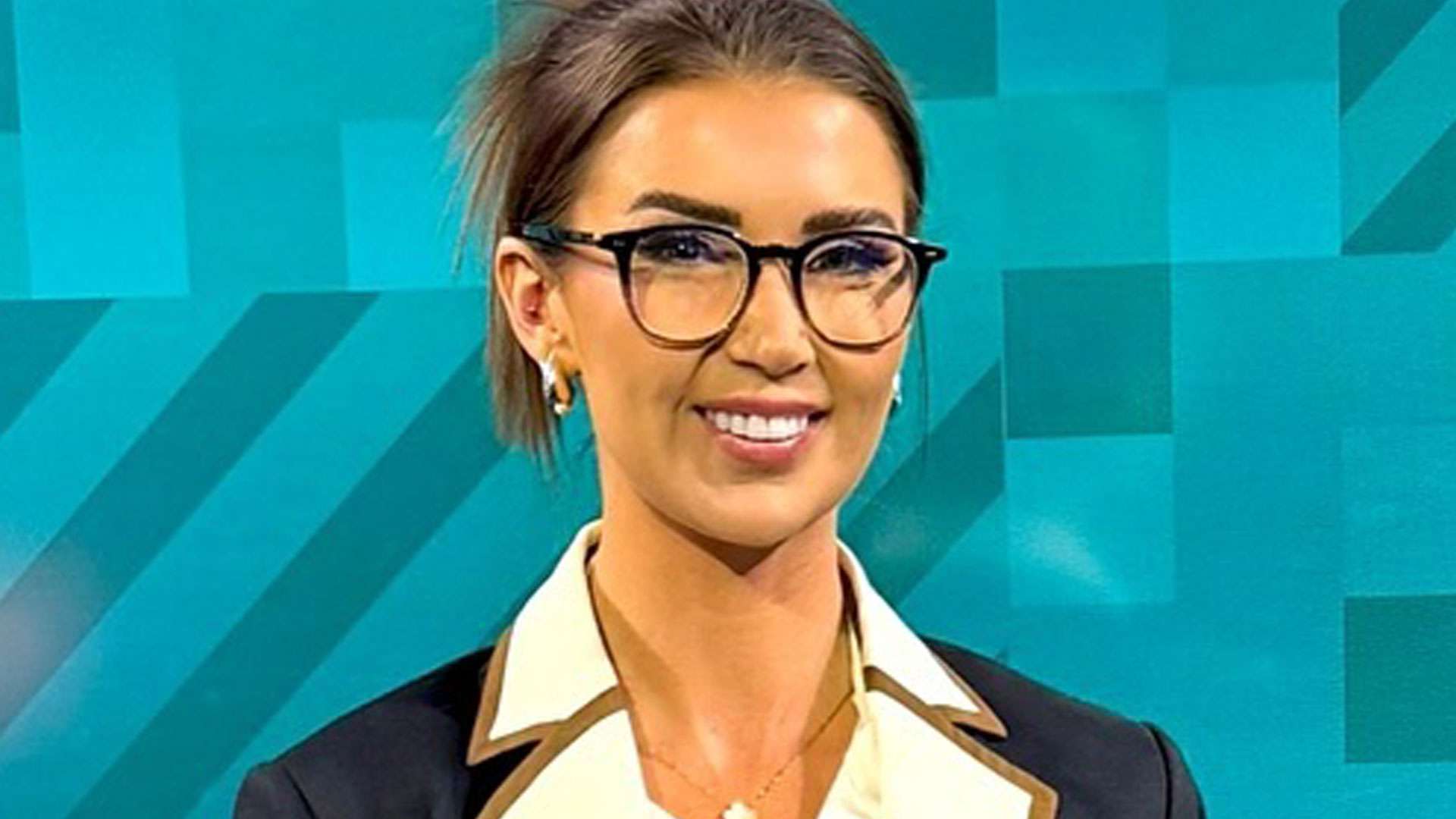 Glamorous Sky Sports racing presenter Kate Tracey wows fans in ‘perfect’ outfit as fans call her look ‘absolute dream’