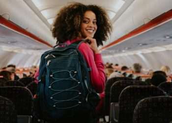 You might want to wear red the next time you’re on a flight