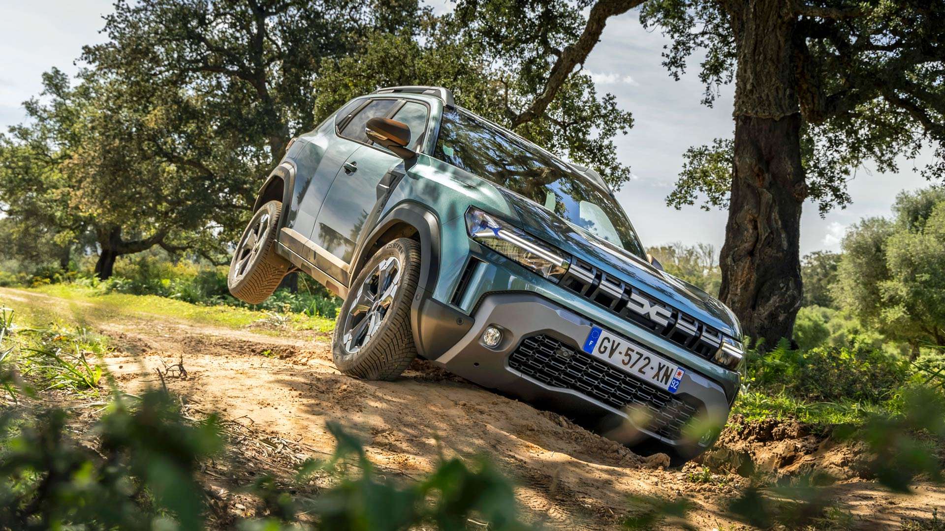 New 2024 Dacia Duster SUV: prices and specs announced