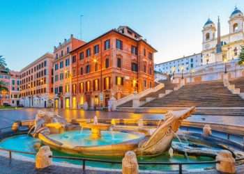 Tourists in Rome keep making the same blunder as Emily in Paris