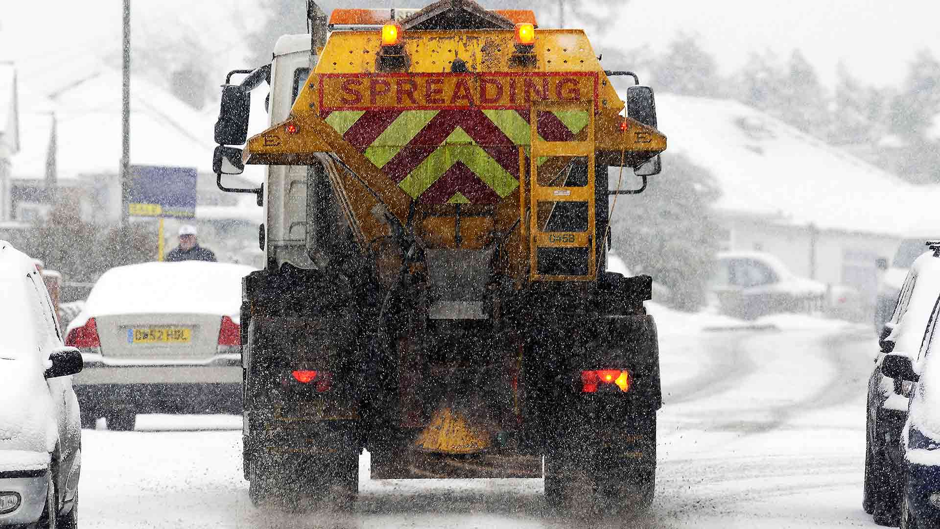 How to overtake a road gritter without damaging your car