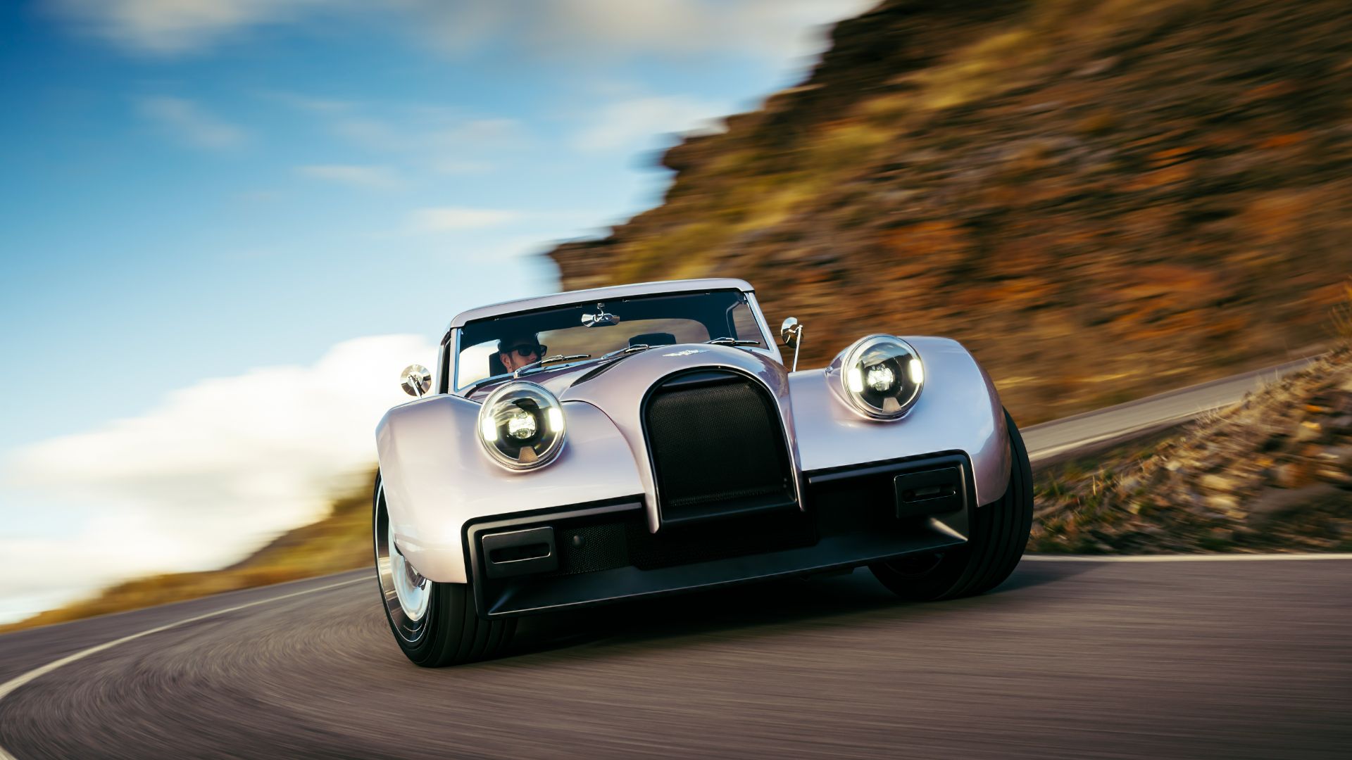 New Morgan Supersport is here to take on the porsche 911. Yes, Really…