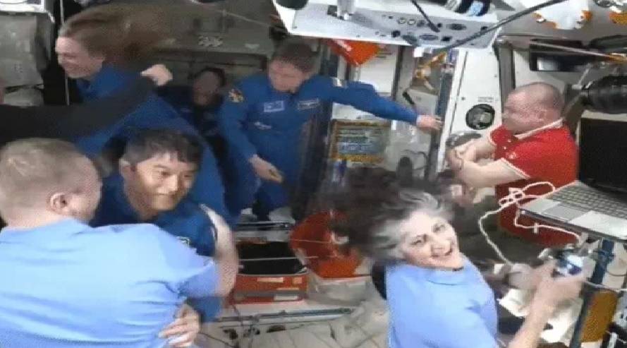 Sunita joyfully woke up to see her colleagues, a video of celebration came from space