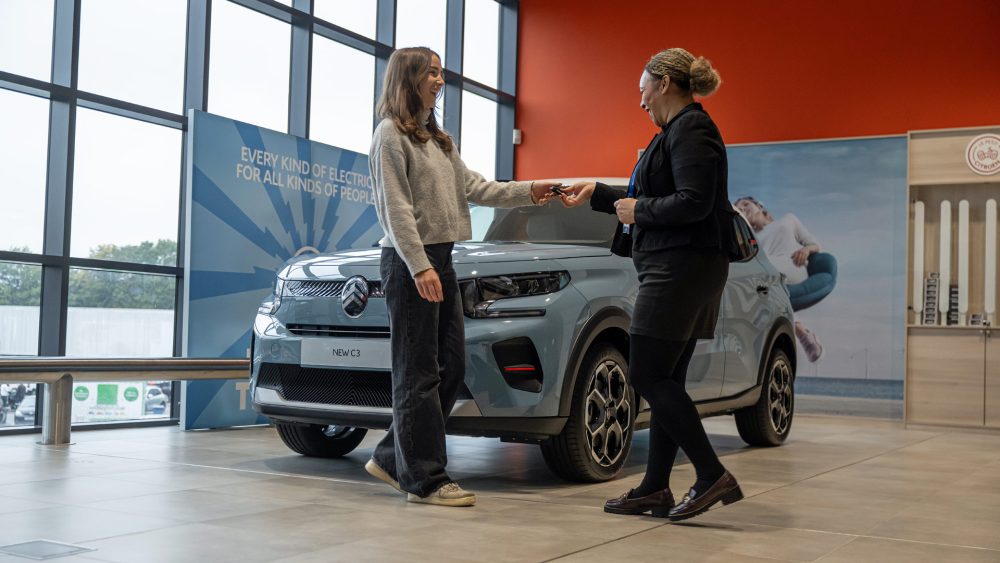 Almost Half of Women Say Car Sales are aimed at Men