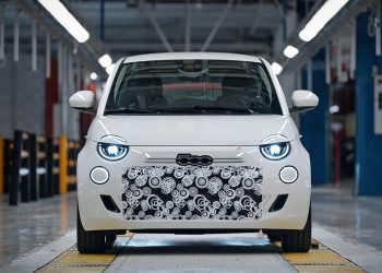 Electric Fiat 500 Takes a U-Turn With Switch to Hybrid Petrol Power