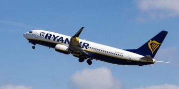 Ryanair calls for ‘urgent’ reform as French air strikes stretch to four days 