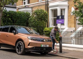 Zoopla and vauxhall team up to find homes with ev charging