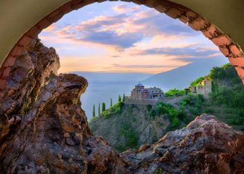 Europe’s 20 cheapest beach towns revealed – golden sand and £33 flights