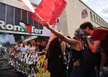 Italy strikes for Gaza: What tourists need to know amid travel disruption in Rome and Milan