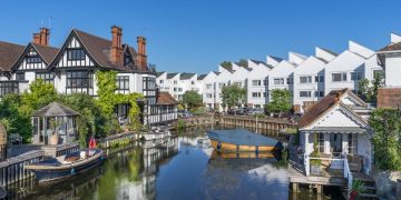 The ‘magnificent’ river trail 30 miles from London with quaint villages and a Michelin-starred pub