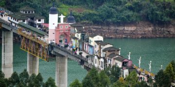 Tourists are flocking to a mind-bending Chinese megacity where Google Maps doesn’t work