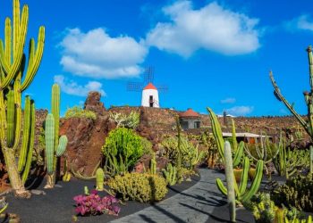 Canary Islands named on ‘no’ travel list for 2026: ‘Reconsider your plans’