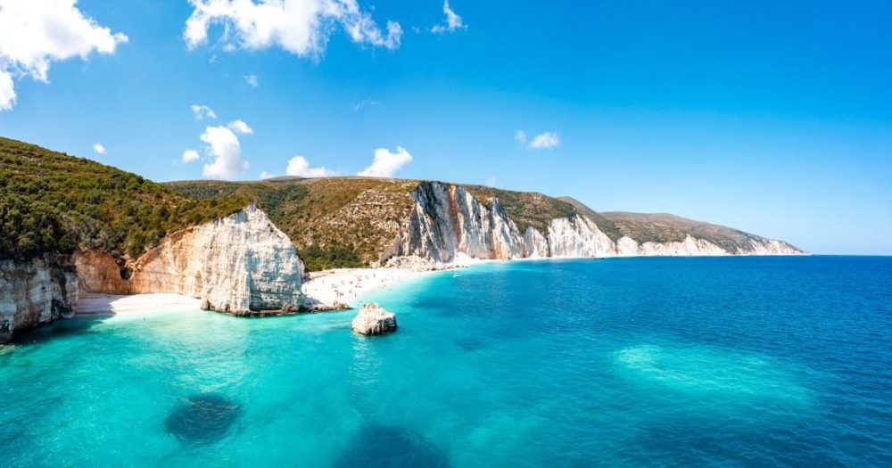 ‘Budget Caribbean’ Greek island is 20°C in spring and has £23 flights