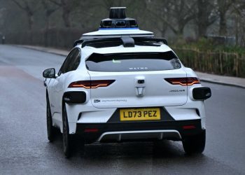 Driverless taxis on England's roads in weeks