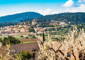 The spring European destination with Japan-like cherry blossom and £22 flights