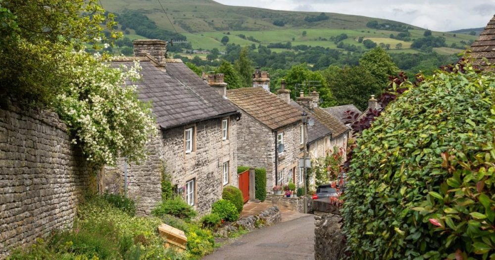 7 of the UK’s prettiest towns and villages to while away an afternoon in