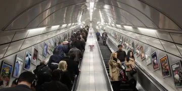 Londoners are divided over the ‘terrifying’ Tube escalator causing ‘hallucinations’