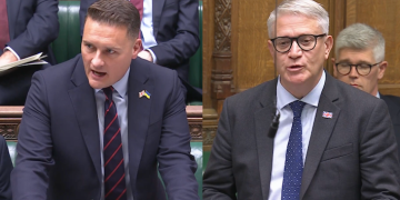 Wes Streeting: Reform ‘irresponsible’ for suggesting UK cannot defend Falklands